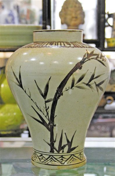 明鐵銹花廣口梅瓶